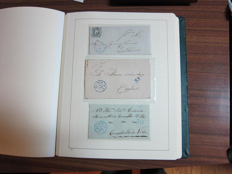 0018 (80).JPG -     Lote:    18      Marcofilia      Lotes Especiais       Descrição:         Portugal &mdash; Colecção especializada em dois álbuns com estudo especializado das marcas de duplo círculo e circulares de Lisboa, com selos de diversas emissões e cartas. Lote a ver.        Lote       Valor Base:     &euro; 1.000,00     Valor Venda:     Retirado     